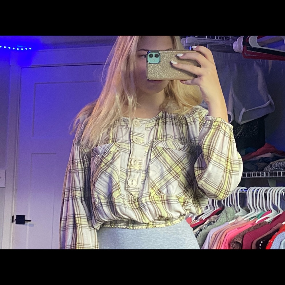 free people long sleeve crop top.
